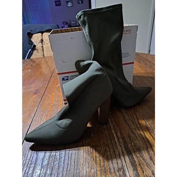 10M Fashion Nova Connie Olive Green Pointed Toe Chunky High Heel Boot Booties - Picture 4 of 8